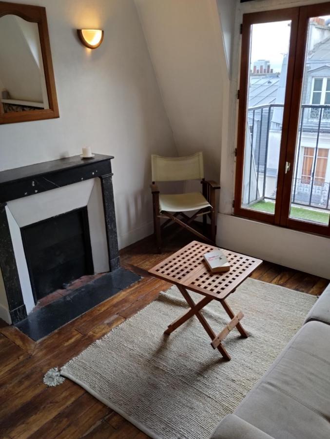 Appartamento F1 Cosy Montmartre Avec Balcon Parigi